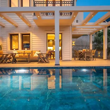 Villa Havuzlu Korunakli Jakuzili *