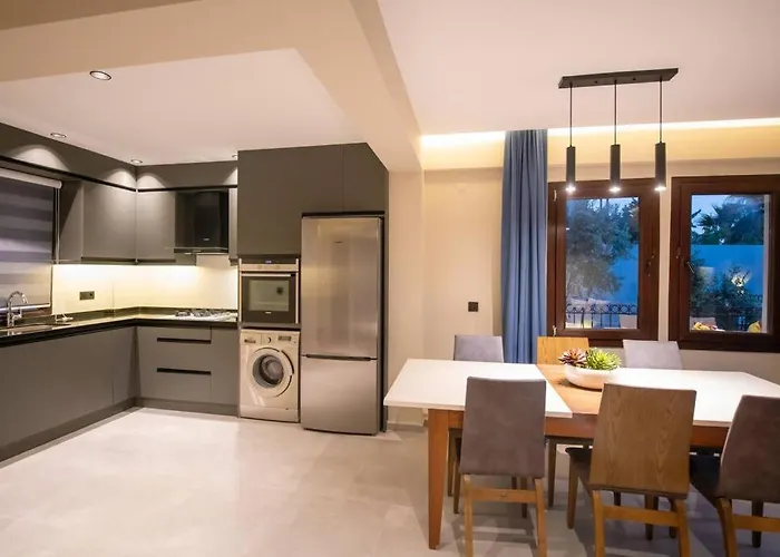 Havuzlu Korunakli Jakuzili Vila *