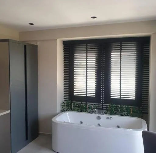 Havuzlu Korunakli Jakuzili * Fethiye