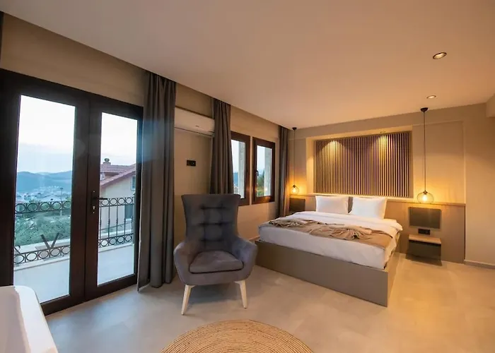 Havuzlu Korunakli Jakuzili Villa Fethiye