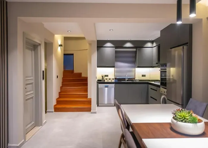 Havuzlu Korunakli Jakuzili Villa Fethiye